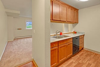Hillside Chalet in Anchorage, AK - Building Photo - Building Photo