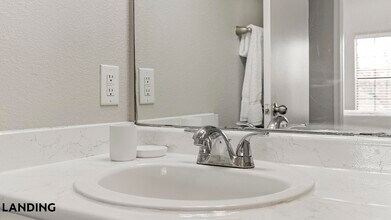 9835 Fredericksburg Rd, Unit 1324 in San Antonio, TX - Building Photo - Building Photo