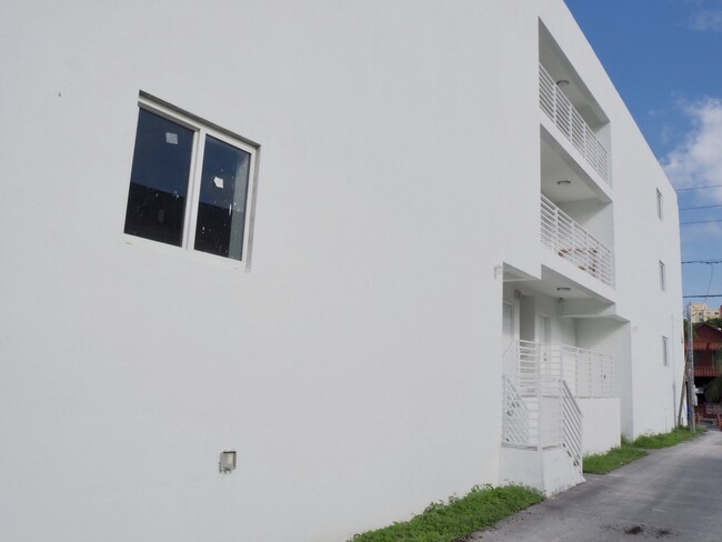 542 SW 3rd St in Miami, FL - Building Photo - Building Photo