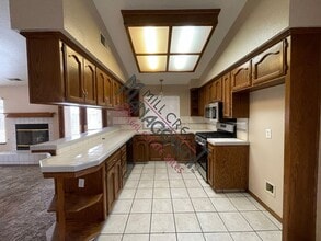 1913 Del Monte Ct in Tulare, CA - Building Photo - Building Photo