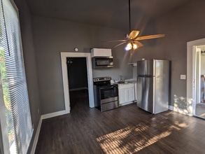 225 W Monterey St in Denison, TX - Building Photo - Building Photo