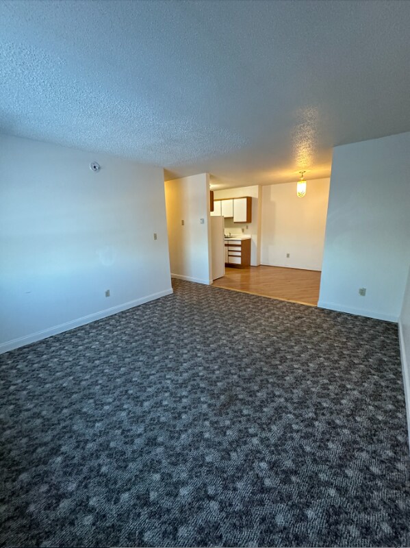 1508 State Hwy 1, Unit 307 in Thief River Falls, MN - Foto de edificio - Building Photo