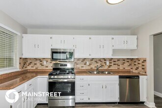 635 Loyola Dr in Florissant, MO - Foto de edificio - Building Photo