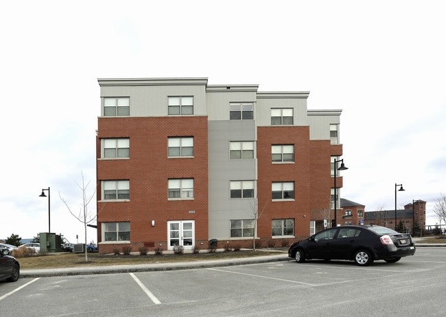 Brick Hill Heights in South Portland, ME - Foto de edificio - Building Photo