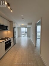 5858 Yonge St in Toronto, ON - Building Photo - Building Photo