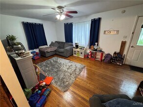 102 Canfield Dr in Syracuse, NY - Building Photo - Building Photo