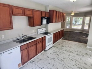 1334 E 14th St in Des Moines, IA - Building Photo - Building Photo