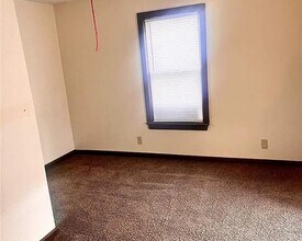 521 S Cleveland Ave in Cushing, OK - Building Photo - Building Photo