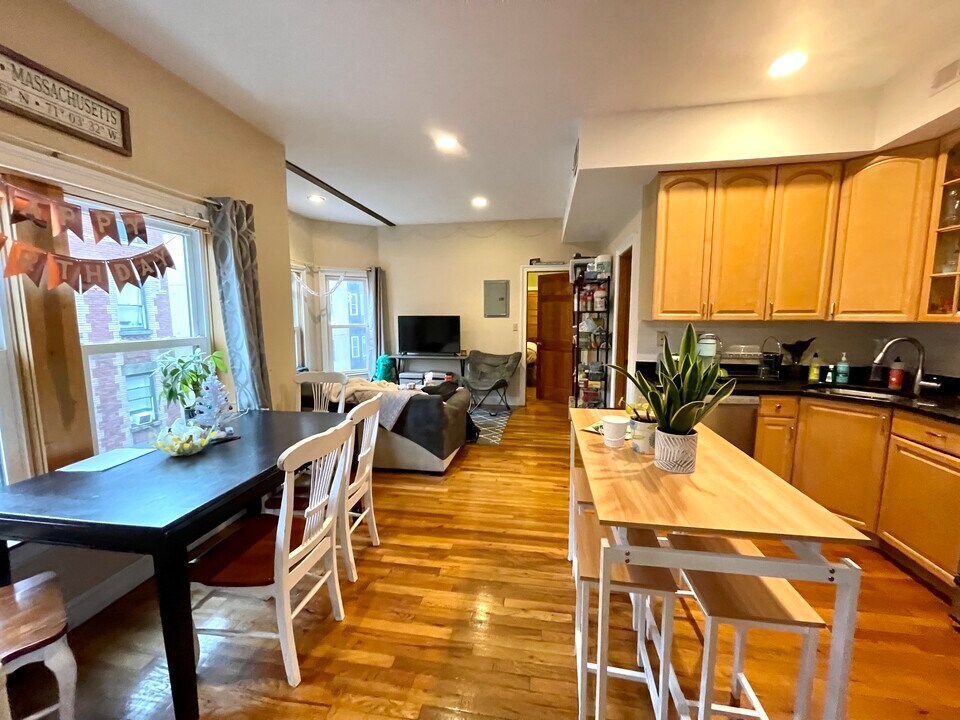 1031 Tremont St, Unit 4 in Boston, MA - Building Photo