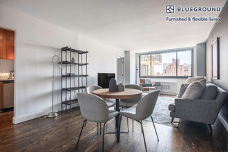 200 E 82nd St in New York, NY - Building Photo - Building Photo