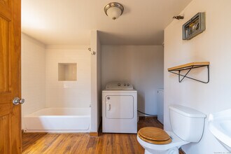 325 Myrtle Ave in Bridgeport, CT - Building Photo - Building Photo