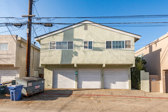 1214 Agate St in Redondo Beach, CA - Building Photo - Building Photo