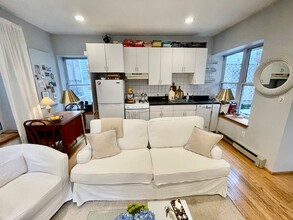 15 Thacher Ct, Unit 1 in Boston, MA - Building Photo - Building Photo