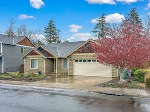 1730 Pacific Ridge Ln in Hammond, OR - Building Photo - Building Photo