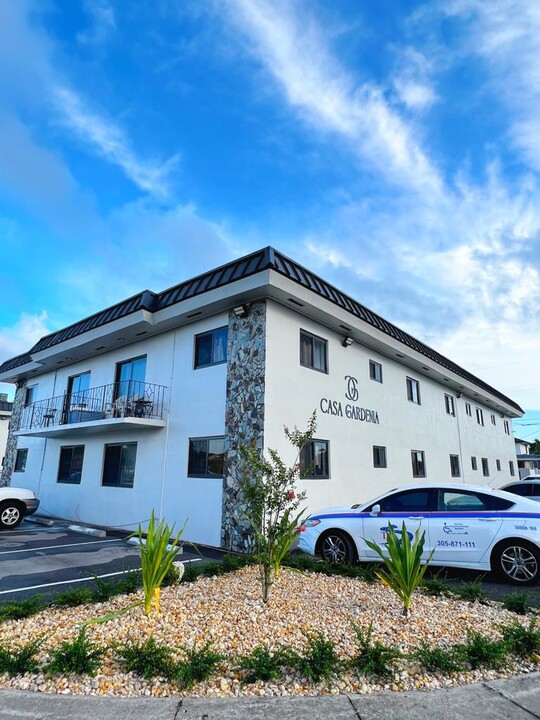 Casa Gardenia in Hialeah, FL - Foto de edificio