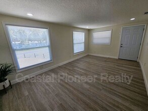 15233 Omaha St in Hudson, FL - Building Photo - Building Photo