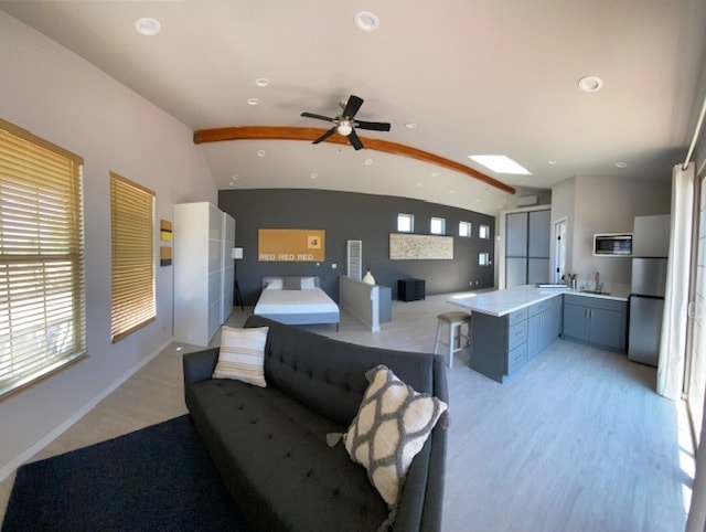 4784 Mount Almagosa Dr, Unit large studio loft in San Diego, CA - Building Photo - Building Photo