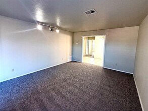 242 Barrett Pl in Edmond, OK - Building Photo - Building Photo