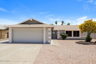 10237 N 45th Ave in Glendale, AZ - Building Photo