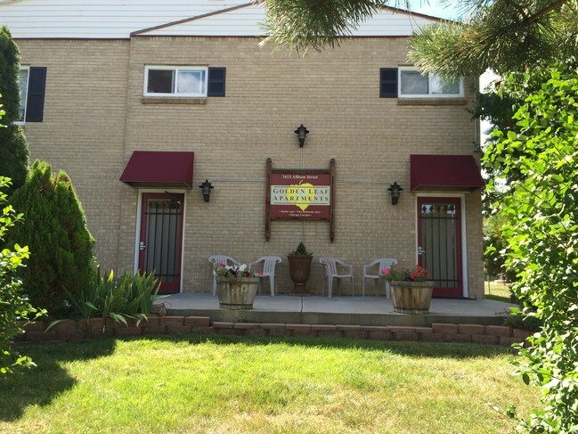 Golden Leaf Apartments in Lakewood, CO - Building Photo - Building Photo