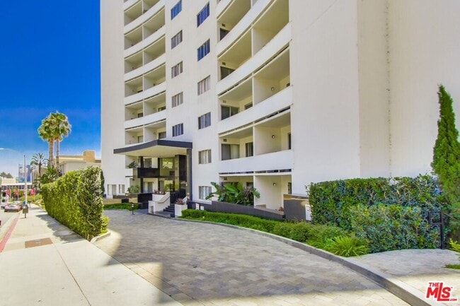 property at 7250 Franklin Ave