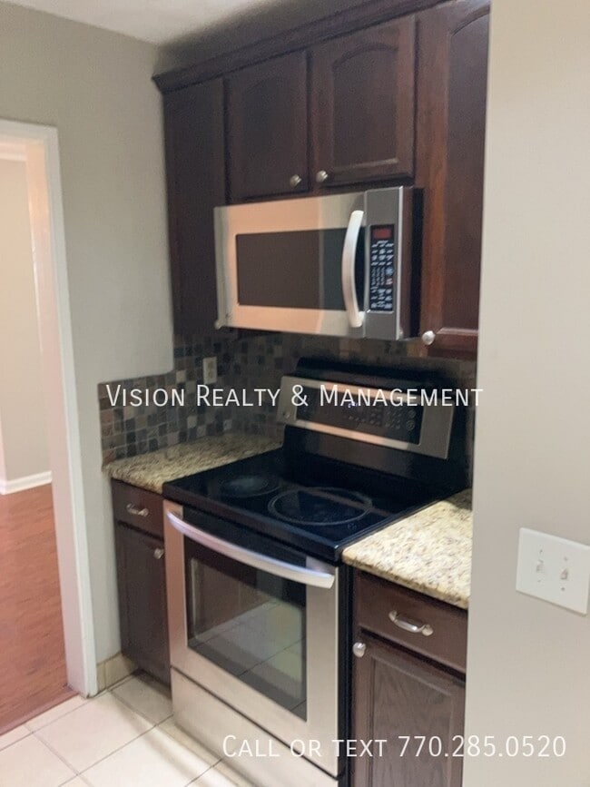 1074 Rosedale Dr in Montgomery, AL - Building Photo - Building Photo
