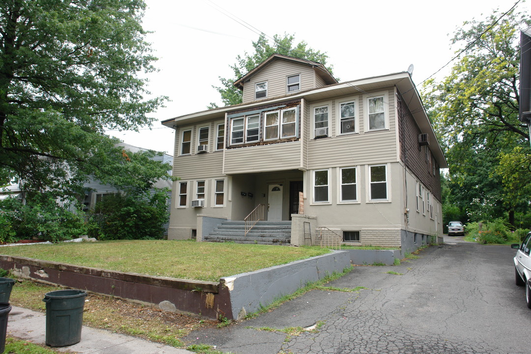 230 W 1st Ave in Roselle, NJ - Building Photo