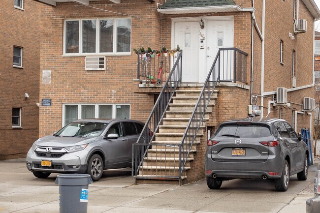 2666 E 24th St in Brooklyn, NY - Foto de edificio - Building Photo