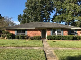 16403 Ellis Ave in Baton Rouge, LA - Building Photo