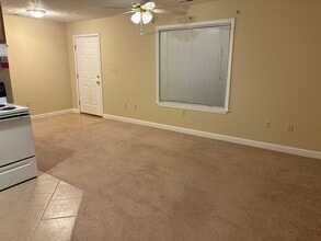 82 S Pembroke Ave in Zanesville, OH - Building Photo - Building Photo