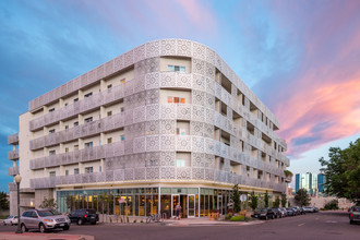 Lumina Apartments in Denver, CO - Foto de edificio - Building Photo