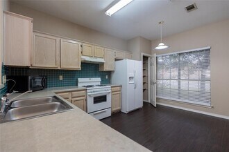 815 Black Locust Drive West in Pflugerville, TX - Building Photo - Building Photo