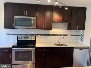 2 Normandy Square Ct in Aspen Hill, MD - Building Photo - Building Photo