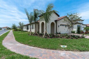 2217 6th St E in Palmetto, FL - Building Photo