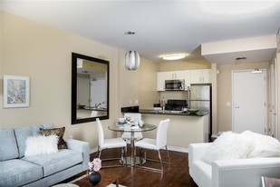 Wilshire Vermont Apartments