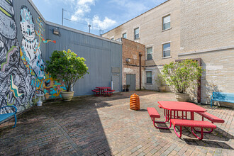 Centennial Place Apartments in New Orleans, LA - Foto de edificio - Building Photo