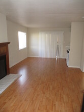 134-136 Ximeno Ave in Long Beach, CA - Foto de edificio - Building Photo