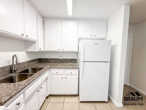 11007 Hartsook St in Los Angeles, CA - Building Photo - Building Photo