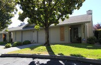 2342-2356 Pamela Ln in Sacramento, CA - Foto de edificio - Building Photo