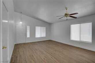 10046 Catseye Cove Ct in Las Vegas, NV - Building Photo - Building Photo