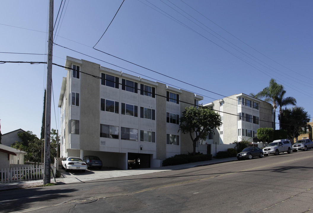 Horizon House in San Diego, CA - Building Photo