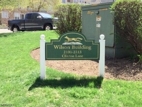 2112 Clinton Ln in Rockaway, NJ - Building Photo - Building Photo