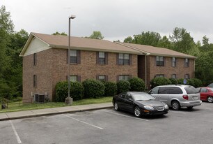 Roundtree Manor in Fairview, TN - Building Photo