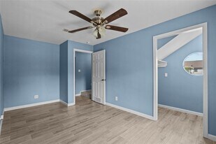 7316 Overton St in Hitchcock, TX - Building Photo