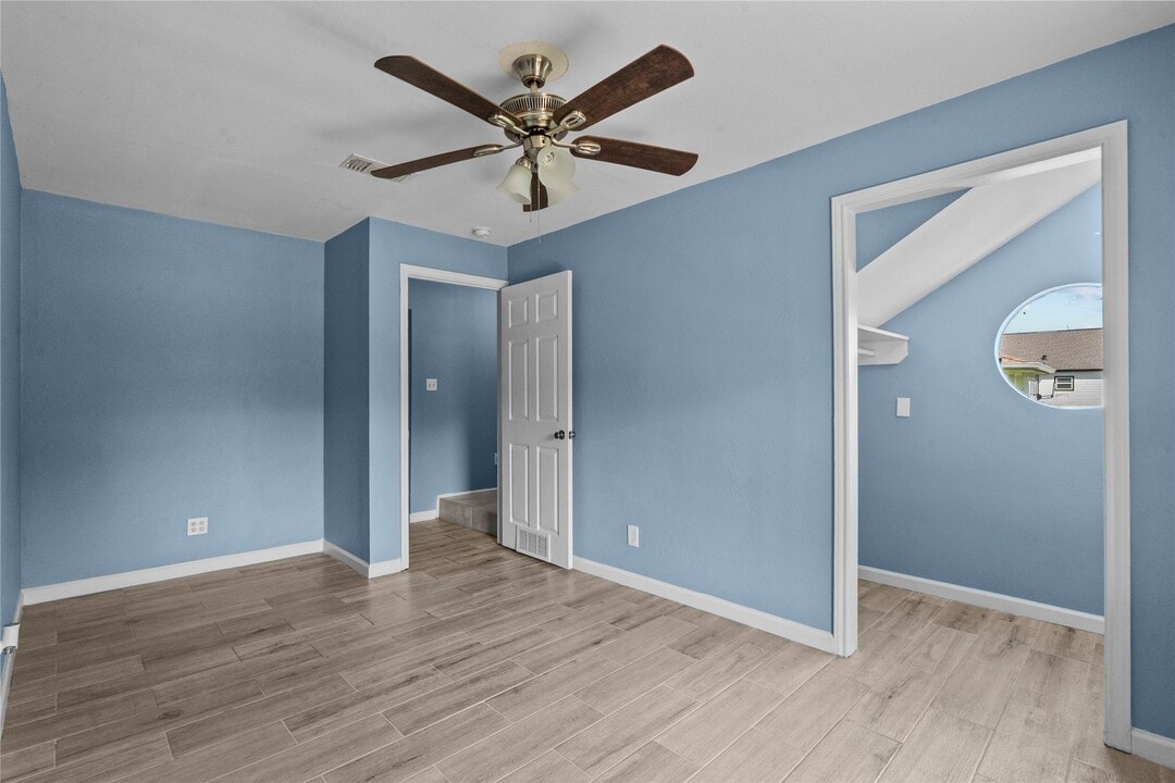 7316 Overton St in Hitchcock, TX - Foto de edificio