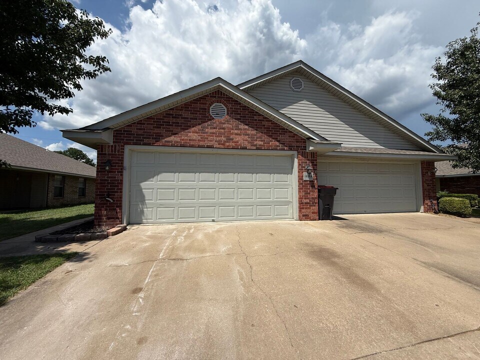 1826 Ingalls Ln in Alma, AR - Building Photo