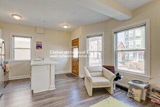28 Hillside St, Unit 1 in Boston, MA - Foto de edificio - Building Photo
