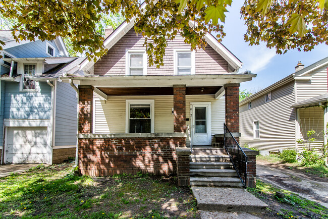 812 Sybil St in Ann Arbor, MI - Foto de edificio - Building Photo