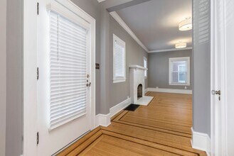 2144 Lakeside Dr in Louisville, KY - Building Photo - Building Photo