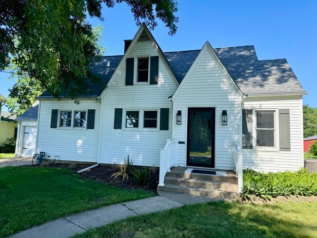 323 N Vail St in Geneseo, IL - Building Photo - Building Photo